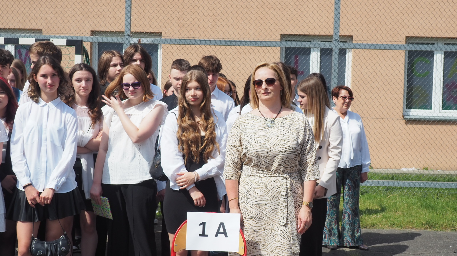 Zdjęcie Zakończenie roku 2024 (1)d21bc541-111a-4194-a1f9-b3ed1c37fb9e.JPG w galerii Uroczystość zakończenia roku szkolnego 2023/2024